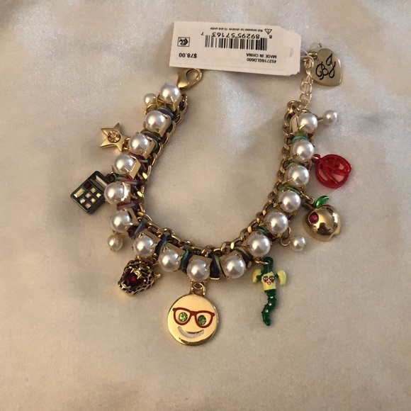 Betsey Johnson Gold Tone & Faux Pearl Back To School Charm Bracelet NWT - Picture 3 of 16